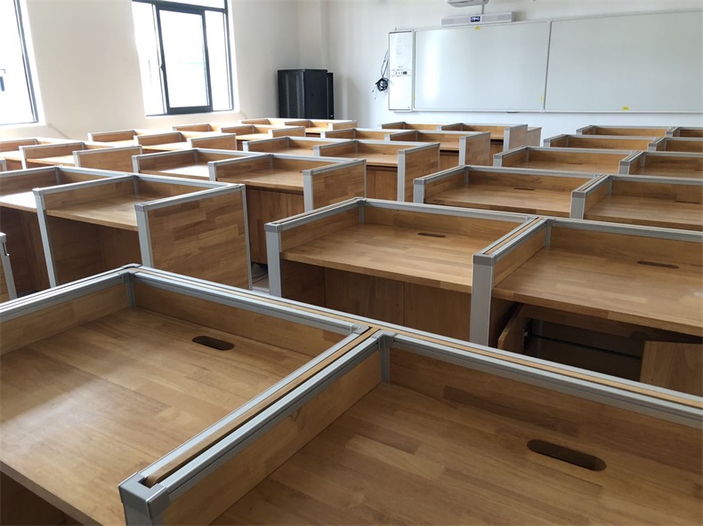 浙江之江中學升降屏風語音教室